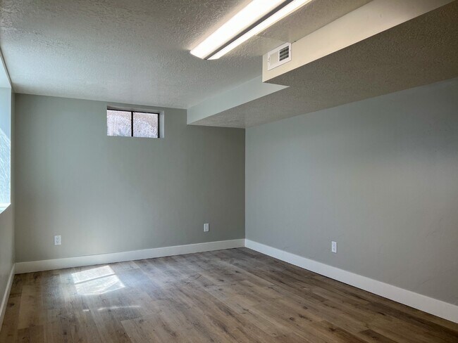 Building Photo - 702 N 100 W