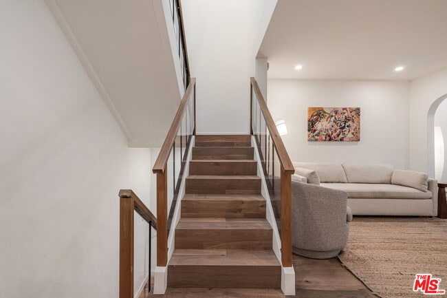 Building Photo - 5011 Showboat Pl