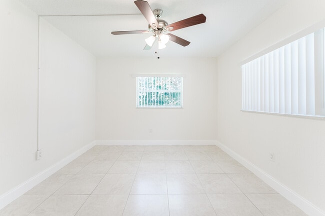 Building Photo - 201 SW 7th St