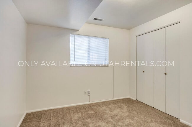 Building Photo - 1760 Willowbrook Dr