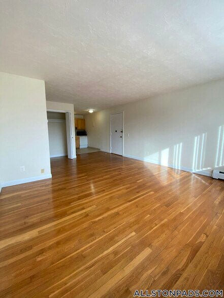 Building Photo - 75 Gardner St