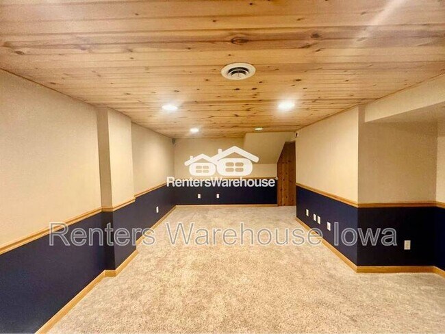 Building Photo - 275 Christopher Ave