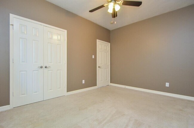 Building Photo - 3223 Forrester Dr