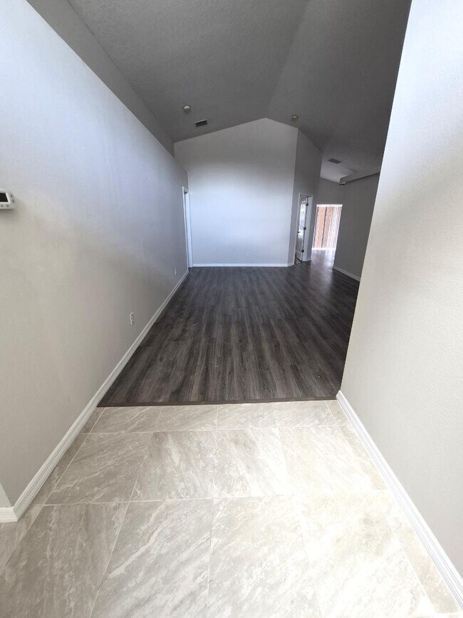 Building Photo - 2747 Eagle Canyon Dr S