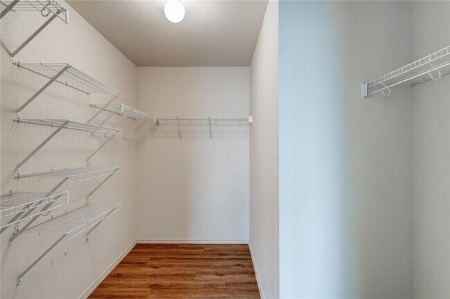 Building Photo - 405 Fort Thomas Pl