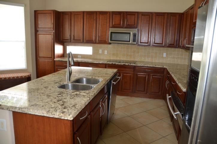 Building Photo - 37 Country Lake Cir