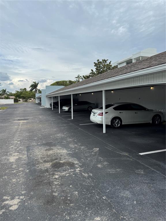Building Photo - 5959 Winkler Rd
