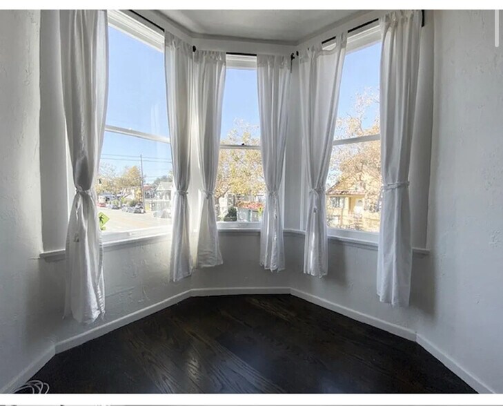 Building Photo - 1000 Central Ave