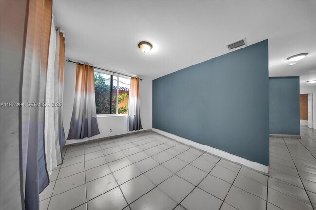 Building Photo - 1853 SW 17th St