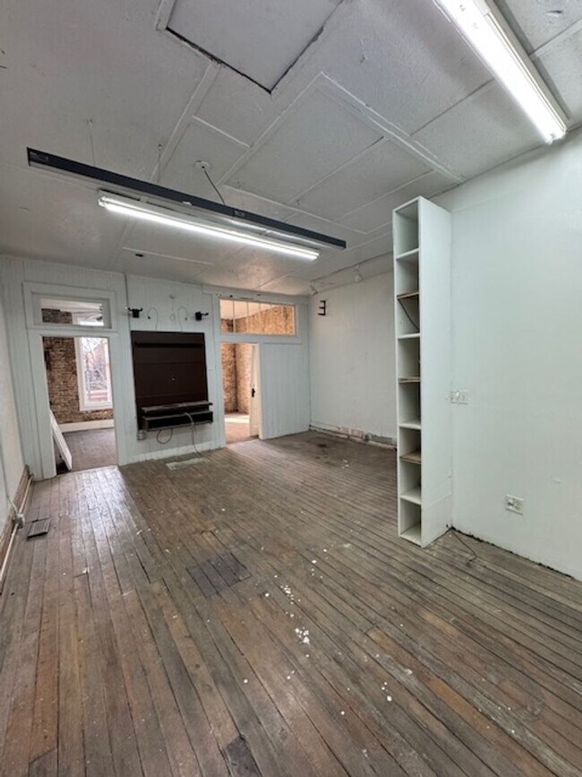 Building Photo - Commercial Building Downtown