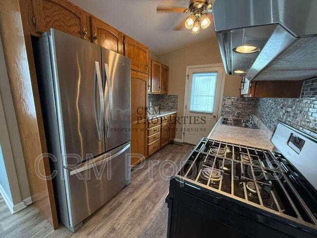 Building Photo - 1004 E Cornell Rd