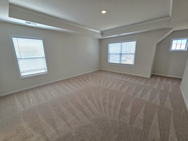 Building Photo - 5451 Cherwell Ave
