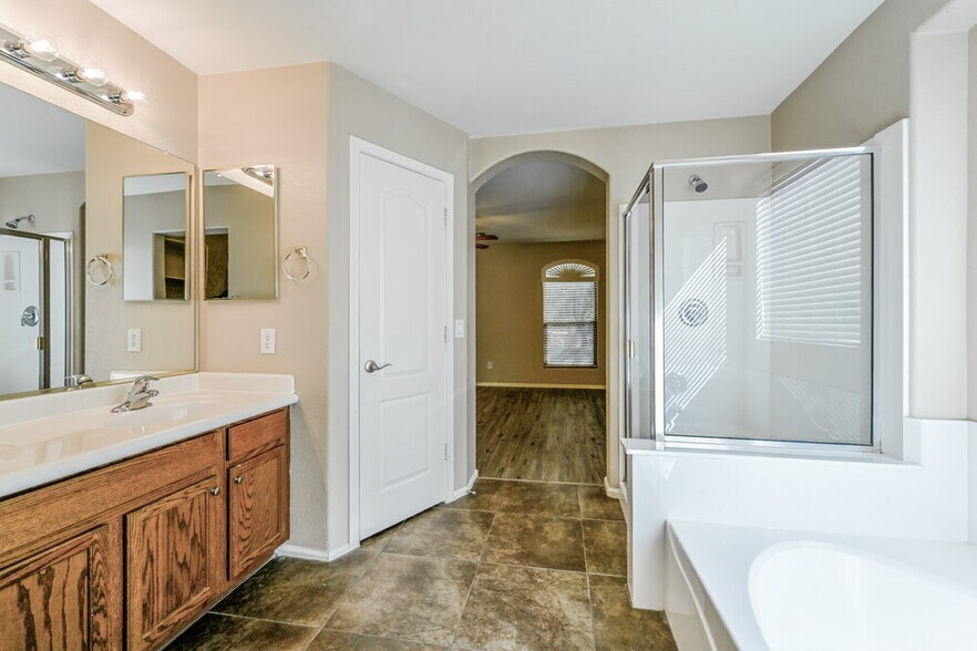 Building Photo - 28414 N 25th Ave