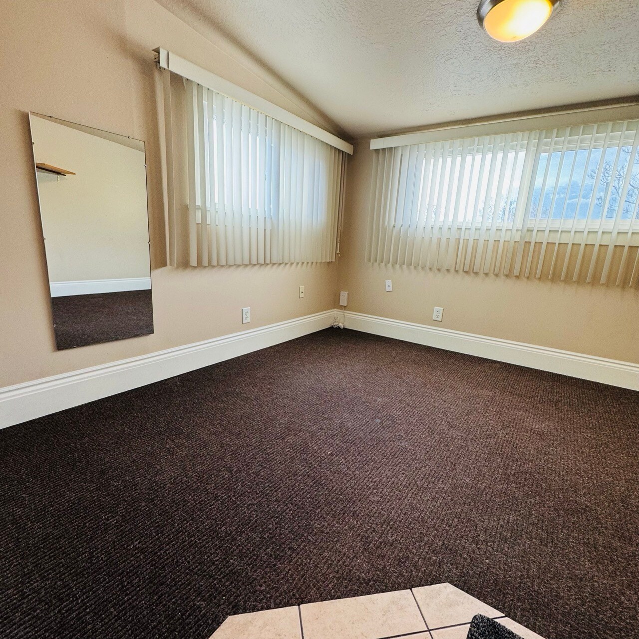 Building Photo - 732 S 900 E