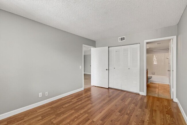 Building Photo - TWO BEDROOM TWO BATHROOM!! WATERFRONT COMMUNITY!!