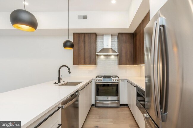 Building Photo - 1601 Frankford Ave