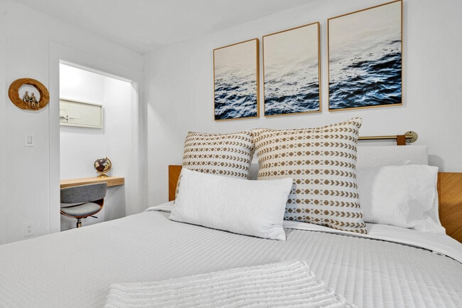 Building Photo - 6296 W County Hwy 30A