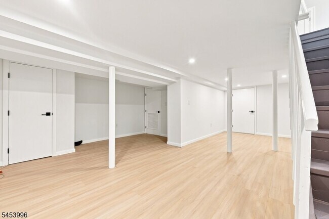 Building Photo - 64 Montague Pl