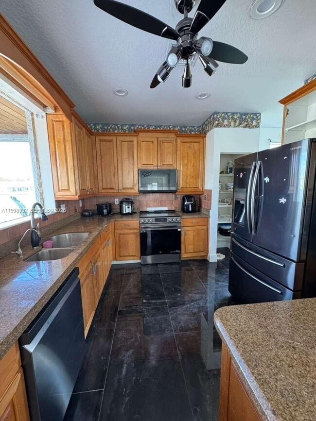 Building Photo - 7109 Walden Pond Ct