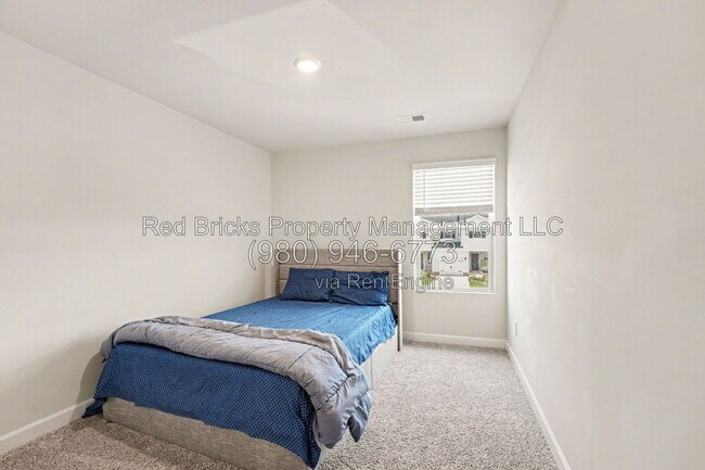 Building Photo - 2043 Old Rivers Rd