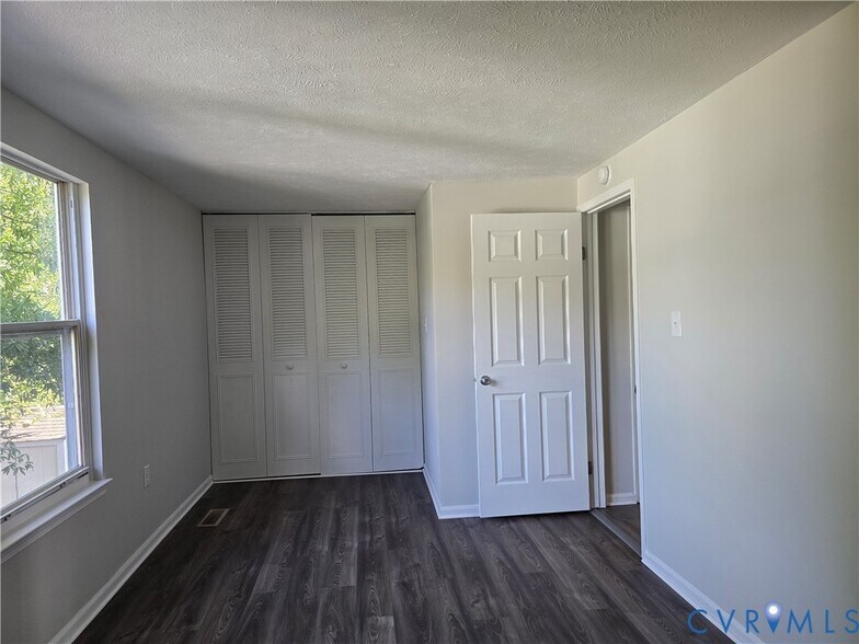 Building Photo - 4960 Finnegan Ct