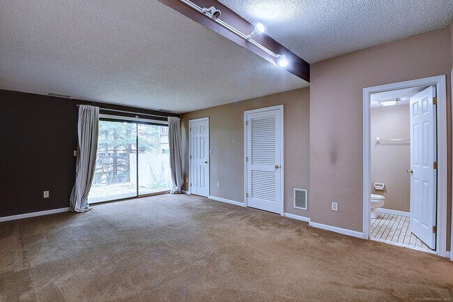 Building Photo - 298 Conestoga Way