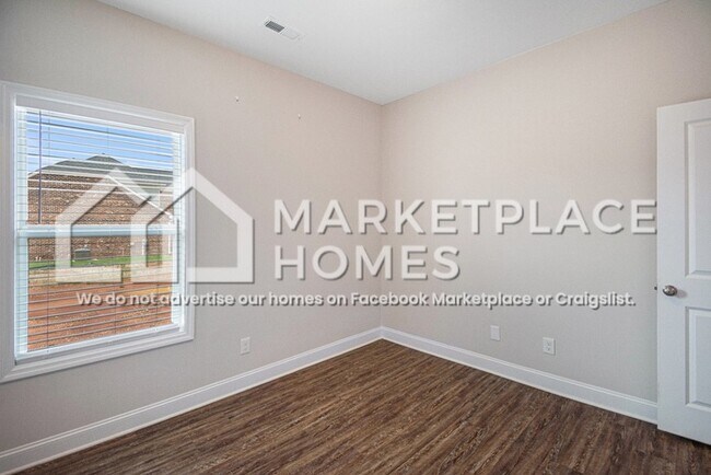 Building Photo - 16580 Demi Dr