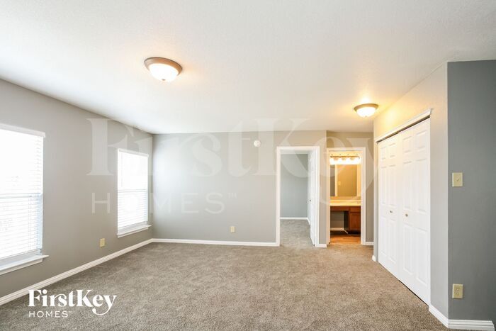 Building Photo - 6670 Eagle Crossing Blvd