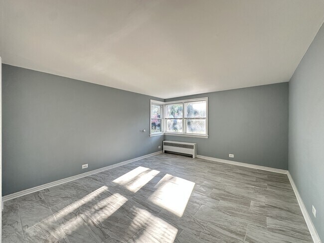 Building Photo - 6715 N California Ave