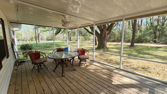 Building Photo - 2BR/1BA home available for rent on beautifully wooded lot in Vernon!