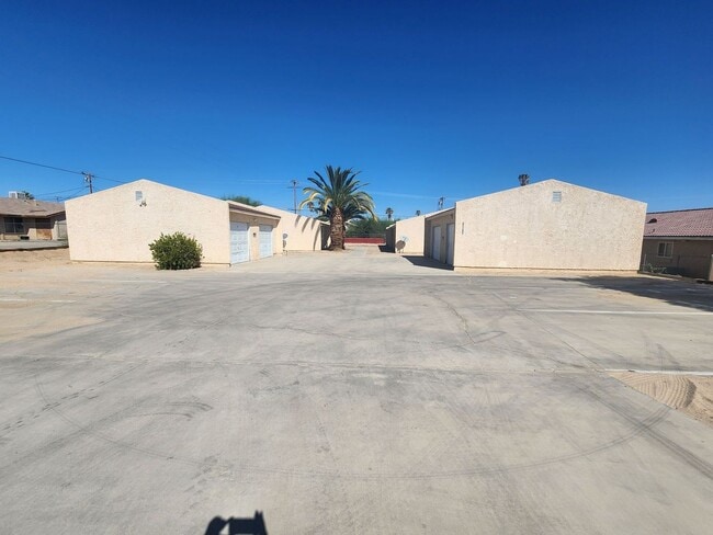 Building Photo - 73512 Sun Valley Dr