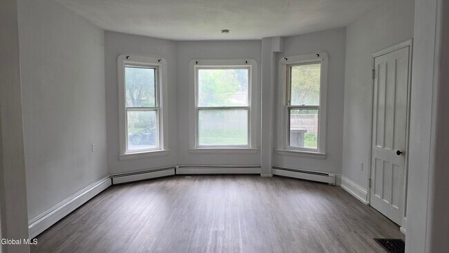 Building Photo - 107 North Ten Broeck Street