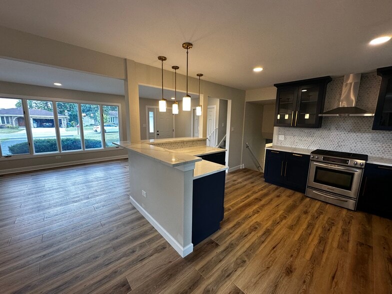 Building Photo - 10325 S Interlochen Dr