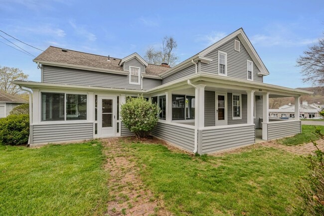 Building Photo - 260 Hamburg Rd