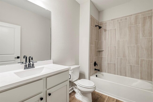 Building Photo - 15655 Honey Cv Dr