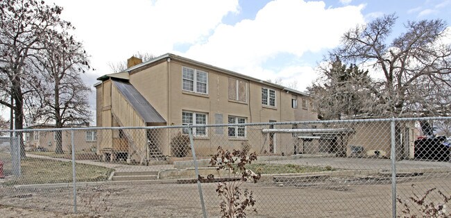 Primary Photo - Garden Apartments