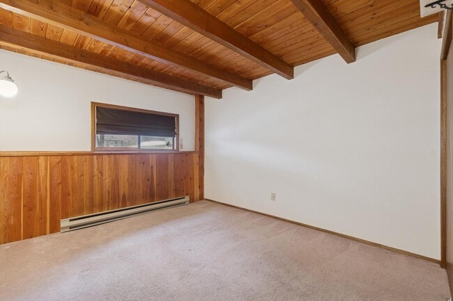 Building Photo - Wisconsin Townhome