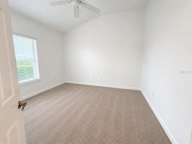 Building Photo - 3942 Zenith Lp