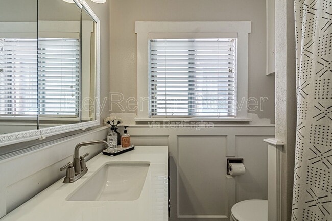 Building Photo - 555 Harrison St