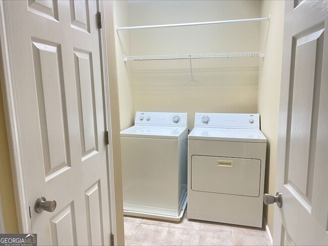 Building Photo - 2265 Winthrope Way Dr