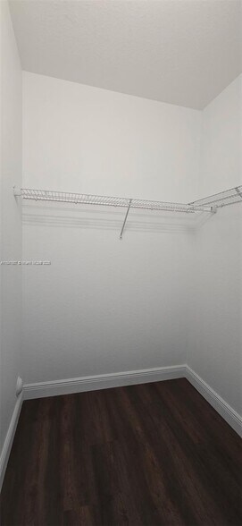 Building Photo - 929 SW 147th Ave