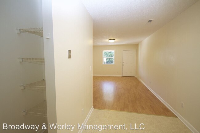 Building Photo - 18 Bearwood Dr