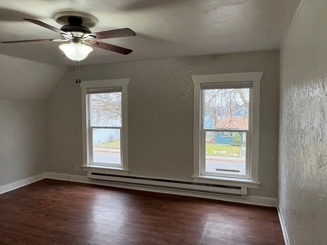 Building Photo - 4817 N Madison St