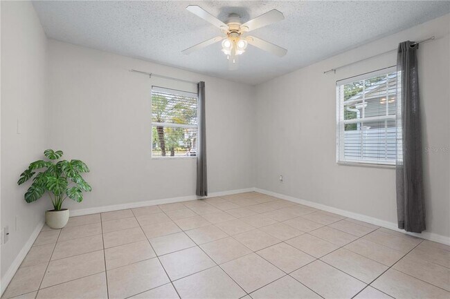 Building Photo - 3606 W Royal Palm Cir