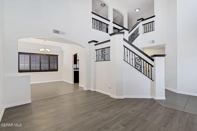 Building Photo - 13913 Golden Mesa Ct