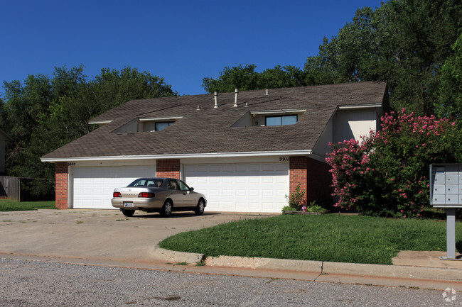 Building Photo - Sherwood Estates Duplexes