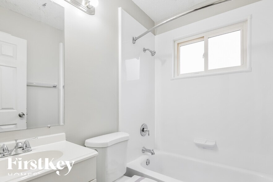 Building Photo - 14389 Wild Fox Ct