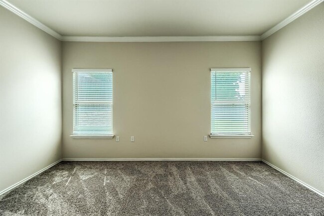 Building Photo - 10001 Pinnacle Crest Loop