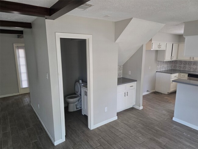 Building Photo - 3211 Highland Laurels Dr