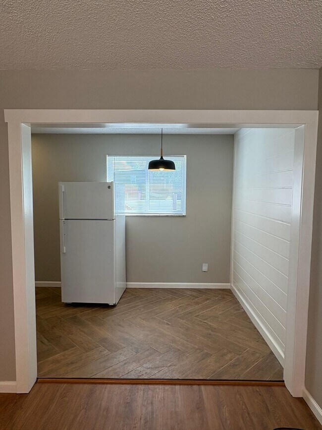 Building Photo - Inviting 1 bed/1bath in Benton Park West